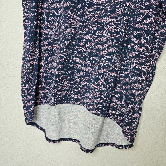 LuLaRoe Polka Dot Irma Tunic Shirt Blue Pink Size M Medium Hi Lo Hem Oversized - Picture 4 of 8